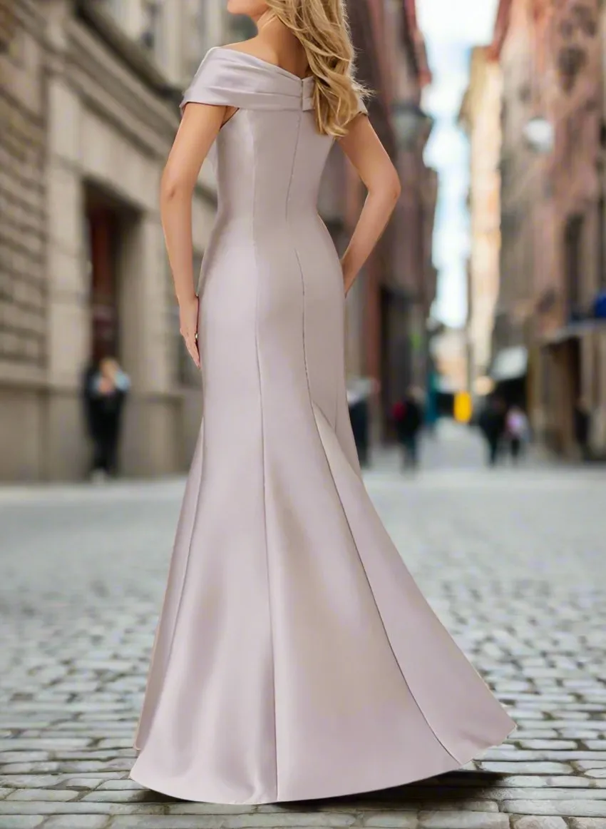 Off-The-Shoulder Satin Mermaid Mother of The Bride Dresses with Appliques