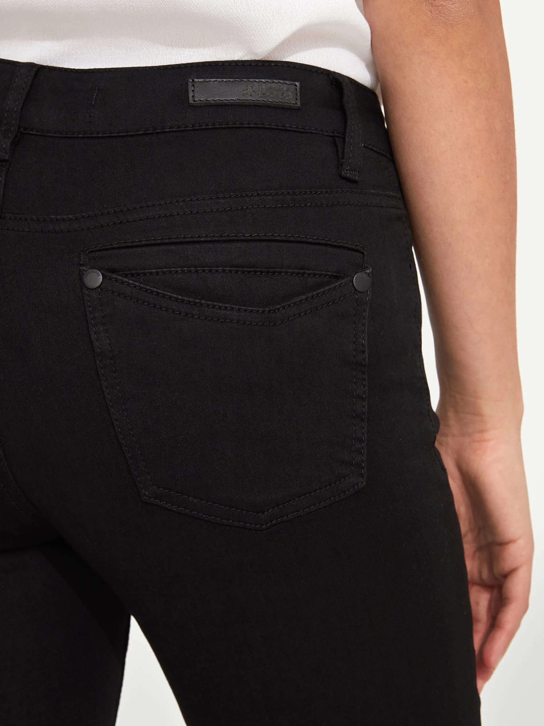 Women's Lois Georgia Jeans in 99 Black